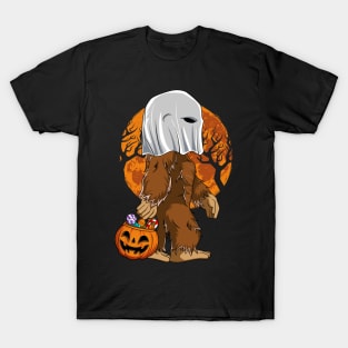 Funny Bigfoot Halloween Costume Ghost Carrying Pumpkin T-Shirt